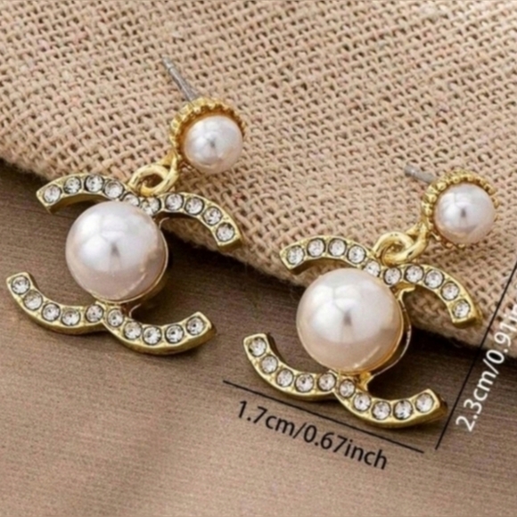 Chanel Style Brooch and Earrings - Picture 10 of 10